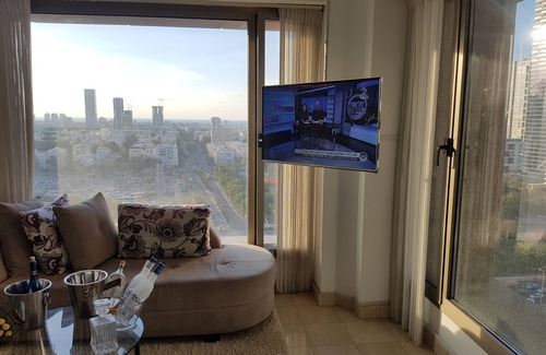 Shafir Apartamento | ¡Increíble apartamento con vistas a la ciudad y al mar! Tel Aviv