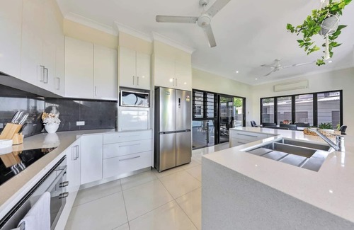 Stuart Park Casa | Amazing city views in this 3 bedroom home with stunning plunge pool
