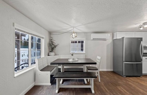 Coeur d'Alene Casa | Amazing Coeur d' Alene Sander's Beach Bungalow