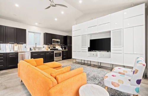 Middletown Casa | Amazing compound! Wedding stays! Gatherings! Newport! Beach!