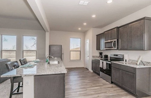 Seagoville Casa | Amazing Contemporary 4BR New Retreat ~ Fam&Group