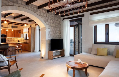 Geropotamos Villa | Amazing Crete Villa | Villa Niva | Private Infinity Swimming Pool & Children Plunge Pool | Outdoor Shaded Dining Area & BBQ | Ideal for Families | 4 Bedrooms | Rethymno