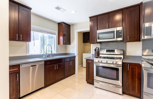 Rancho Rinconada Casa | Amazing Cupertino 4BR w/ Backyard, close to Restaurants, by Blueground