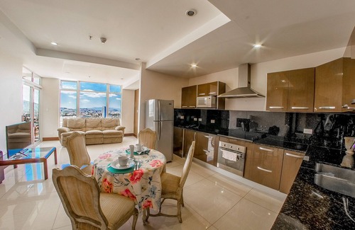 Mata Redonda Condominio | Increíbles amaneceres y puestas de sol que puedes ver desde la cama. Céntrico