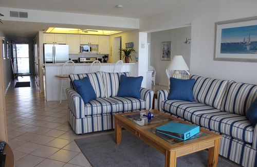 New Smyrna Beach Condominio | Noviembre ESPECIAL! Fabuloso condominio frente al mar directo en No Drive Beach