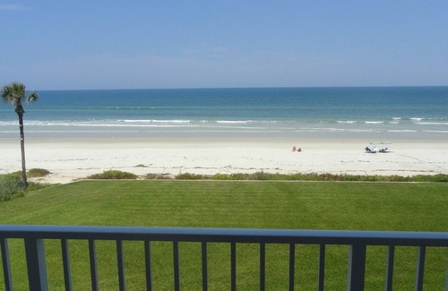 New Smyrna Beach Condominio | Noviembre ESPECIAL! Fabuloso condominio frente al mar directo en No Drive Beach