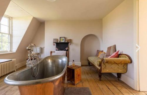 Isle of Grain Casa | Amazing Dockyard Historical Georgian House