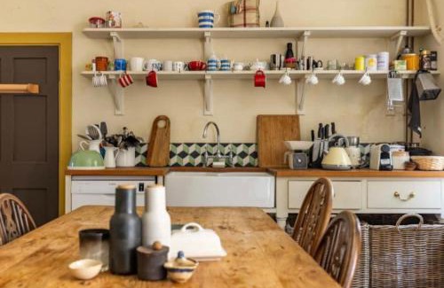 Isle of Grain Casa | Amazing Dockyard Historical Georgian House