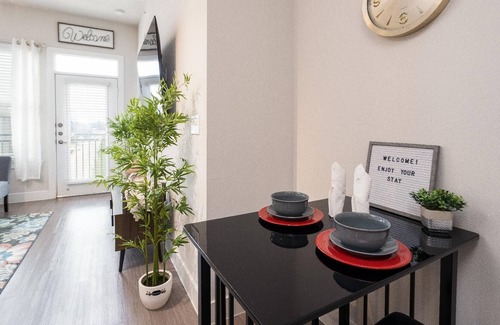King William Apartamento | Amazing Downtown 2 BR*️RiverWalk*Alamo*WIFI|Pool|Gym