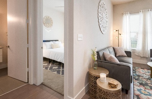 King William Apartamento | Amazing Downtown 2 BR*️RiverWalk*Alamo*WIFI|Pool|Gym