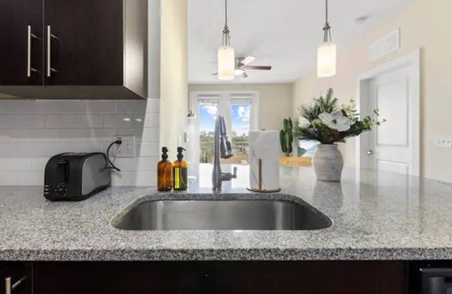 Courier City - Oscawana Apartamento | Amazing Downtown views W/ Pool,Gym, & Free Parking