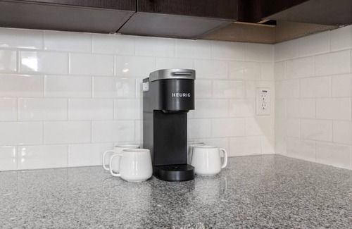 Courier City - Oscawana Apartamento | Amazing Downtown views W/ Pool,Gym, & Free Parking