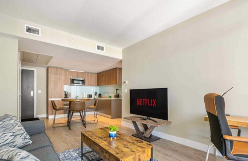 Victoria Park Condominio | 31st Floor High Rise » Sleep 4 » Parking » Netflix
