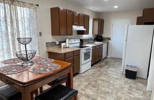 Rose Park Casa | Amazing Duplex Close to airport, downtown