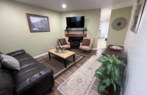 Rose Park Casa | Amazing Duplex Close to airport, downtown