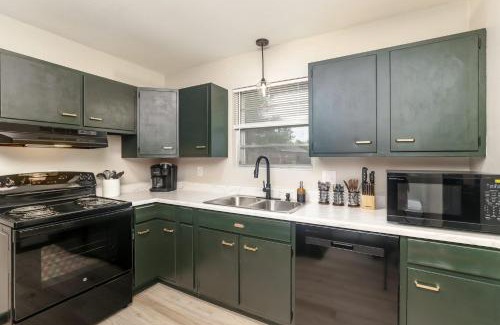 Wichita Casa | Amazing East Side 3BR 2BA Wifi Smart TV