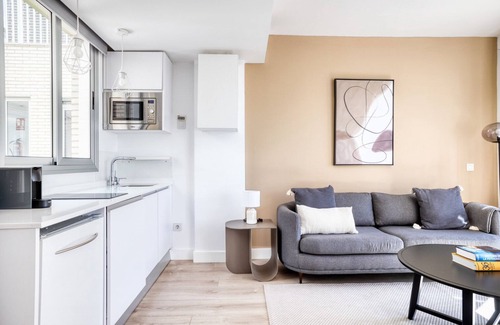 El Viso Apartamento | Amazing El Viso 1BR Penthouse with terrace, by Blueground