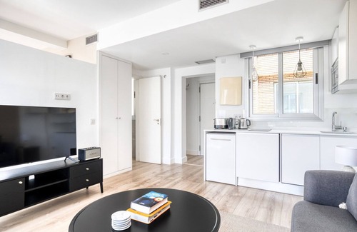El Viso Apartamento | Amazing El Viso 1BR Penthouse with terrace, by Blueground