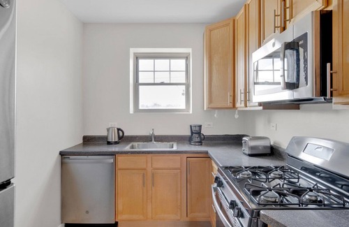 Evanston Apartamento | Amazing Evanston 2BR, 1 mile from Northwestern campus, by Blueground