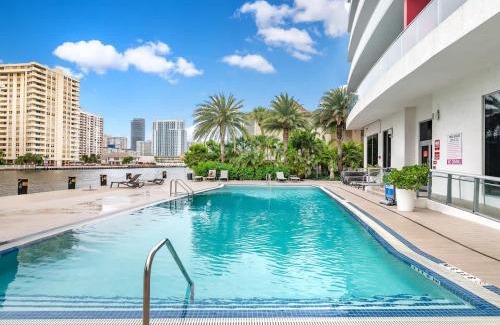 Hallandale Beach Hotel | Amazing Family Studio at Beachwalk on Hallandale