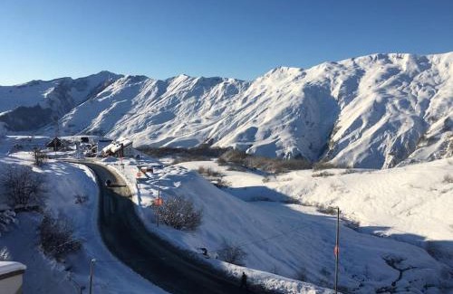 Kazbegi Apartamento | Amazing flat in Gudauri, 5 minutes walk to slopes!