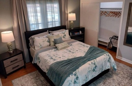 Wolcott Casa | Amazing GParadise with King Bed, Private Pool and BBQ