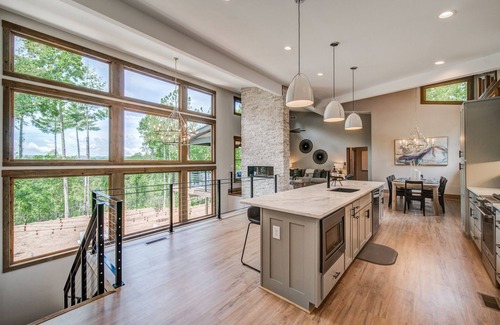 Ellijay Cabina | Amazing Grace ~ Indoor Heated Pool ~ Pickleball ~ Basketball ~ Hot Tub ~ Fire Pit