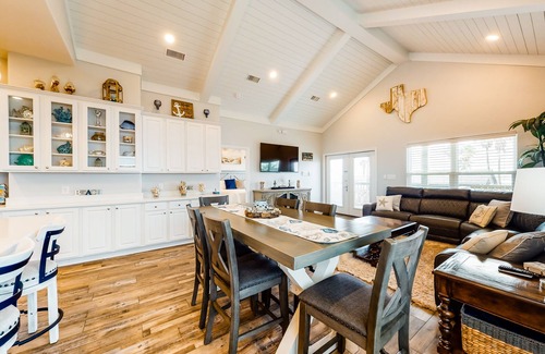 Freeport Casa | Amazing | Gulf Views | Large Deck | Family Fun