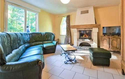 Bonneville-la-Louvet Casa | Amazing Home In Bonneville-La-Louvet