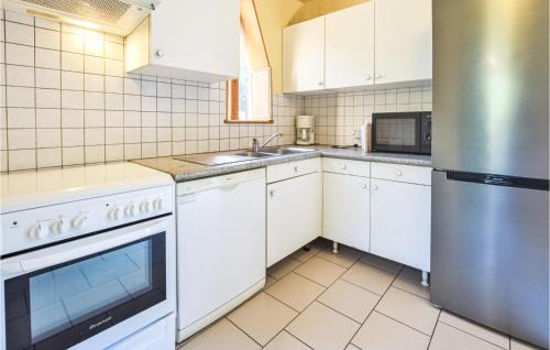Bonneville-la-Louvet Casa | Amazing Home In Bonneville-La-Louvet