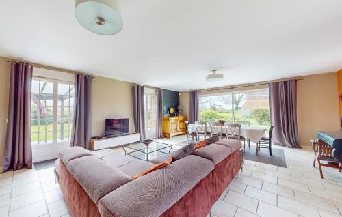 Saint-Aubin-Routot Casa | Amazing Home In Saint-Aubin-Routot