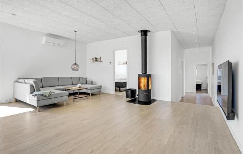 Hvidbjerg Strand Casa | Amazing Home In Børkop With Wifi