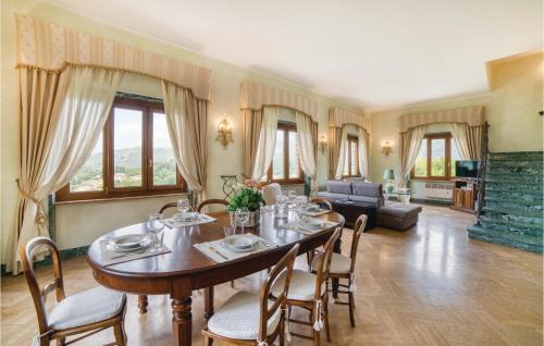 Camaiore Casa | Amazing Home In Camaiore Lu With Wifi
