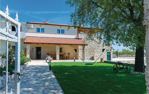 Gornje Danilo Casa | Amazing Home In Danilo