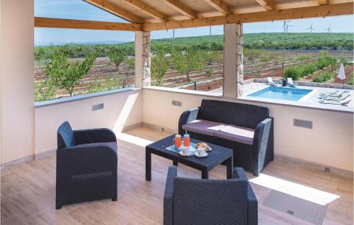 Gornje Danilo Casa | Amazing Home In Danilo