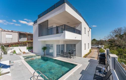 Drage Casa | Amazing Home In Drage