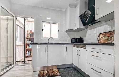San Luis Casa | Amazing home in El Chaparral with WiFi