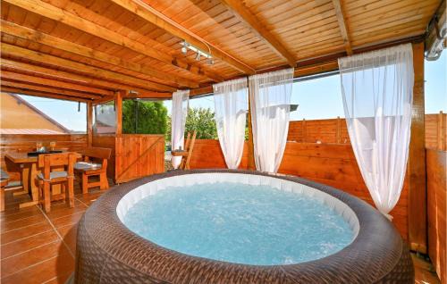 Cestica Casa | Amazing Home In Falinic Breg