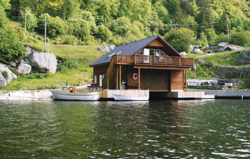 Farsund Casa | Amazing Home In Farsund With Wifi