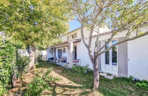 La Bree-les-Bains Casa | Amazing home in La Bre-les-Bains with WiFi and 4 Bedrooms
