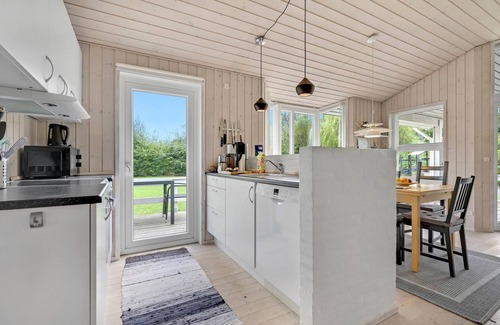 Fjellerup Strand Casa | Bonita casa en Glesborg con cocina