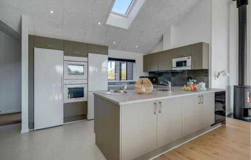 Bjerregard Strand Casa | Amazing Home In Hvide Sande With Sauna