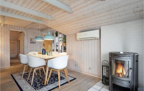 Nørre Lyngvig Casa | Amazing Home In Hvide Sande With Sauna