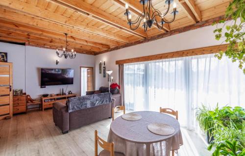 Lisewiec Casa | Amazing Home In Jagatowo With Kitchen