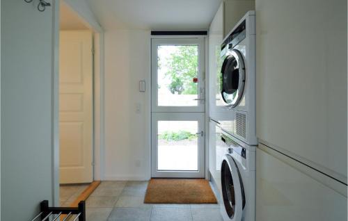 Strøby Egede Casa | Amazing Home In Køge With Kitchen