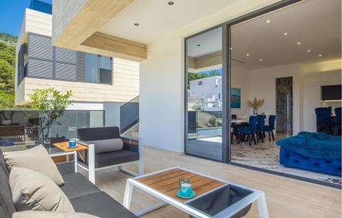 Komarna Casa | Amazing Home In Komarna