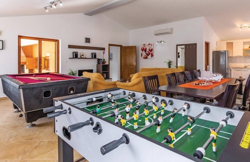 Krnica Casa | Impresionante casa en Krnica con cocina