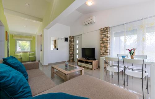 Loborika Casa | Amazing Home In Loborika