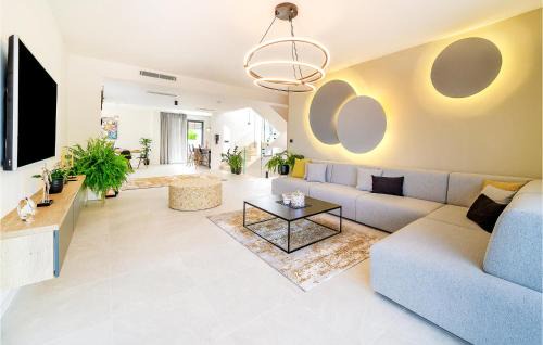 Marina Casa | Amazing Home In Marina With Sauna