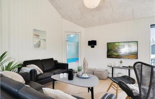 Houstrup Casa | Amazing Home In Nørre Nebel With Wifi